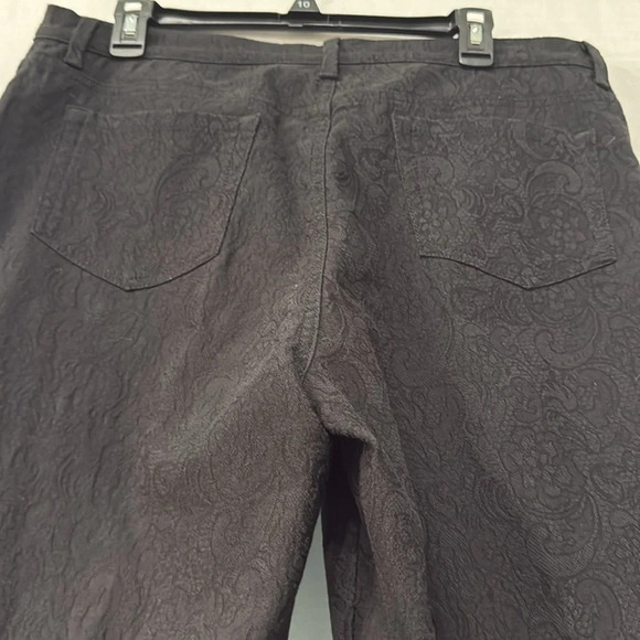 Gloria Vanderbilt Black Pants with Blk on Blk Tapestry Print Amanda Size 16 - Picture 10 of 10